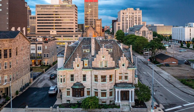 THE MANSION ON MONUMENT AVENUE!