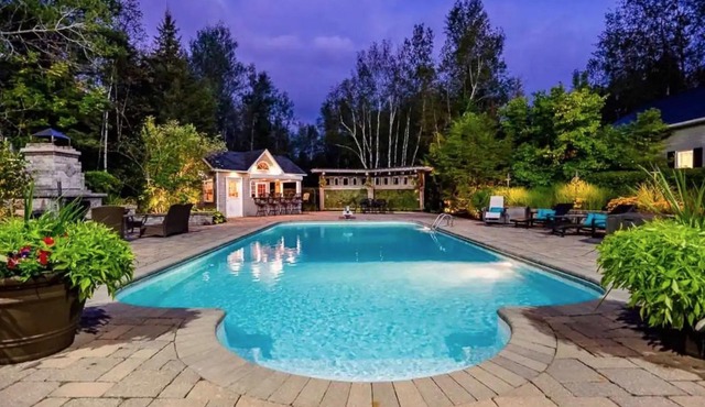 The Mansion, Wasaga beach, Blue mountain
