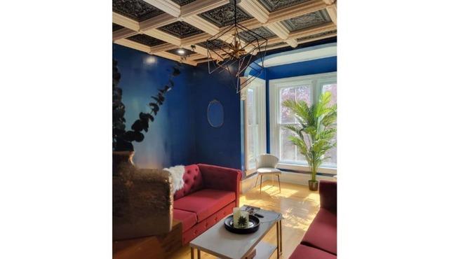 The Maple Shade Suite *2000sq Foot Upper Apartment