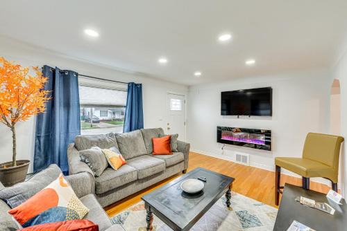 The Maple Tree Home 14 Mi to Downtown Cleveland