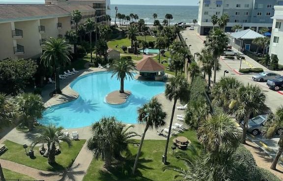 The Maravilla, Wonderful Pool/Beach View, Newly Renovated, 3 Pools Corner Condo