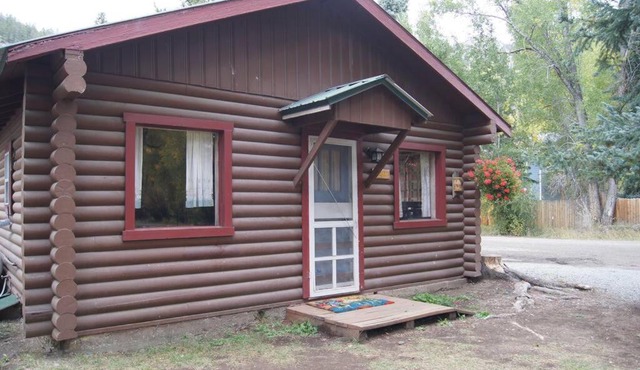 The Marigold Cabin with Mountain Views
