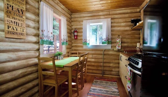 The Marigold Cabin with Mountain Views