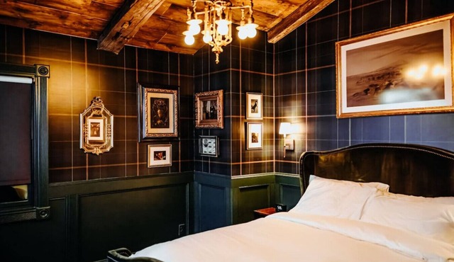 The Marionne & Quinn Double Queen Suite - Bootleggers Lodge on Lake Nokomis
