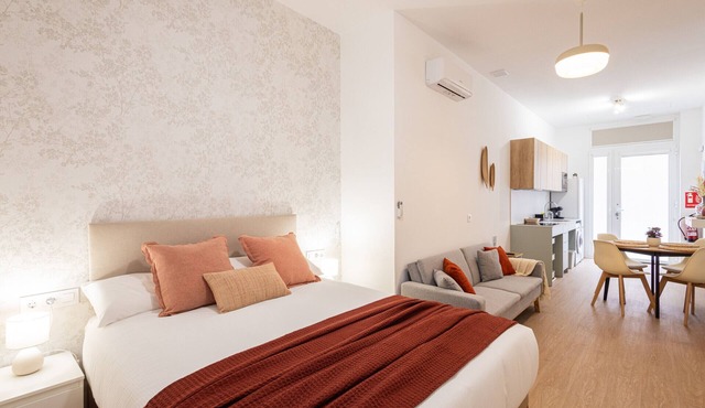 The Maritim Metro Station Suite 01 by Florit Flats