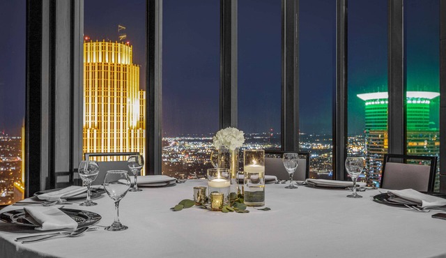 The Marquette Hotel, Curio Collection by Hilton