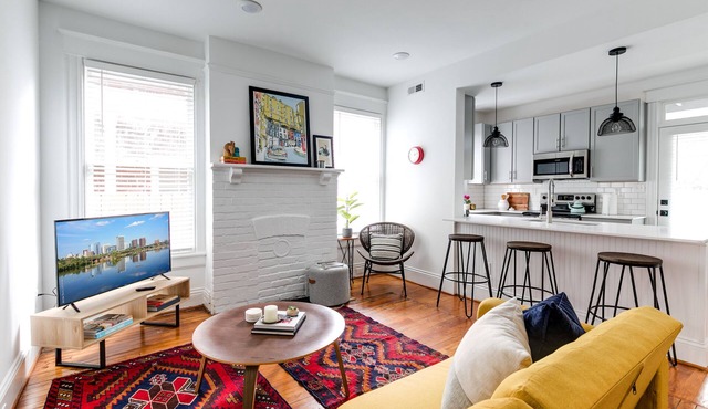 The Marshall, 2BR/BA Church Hill Retreat