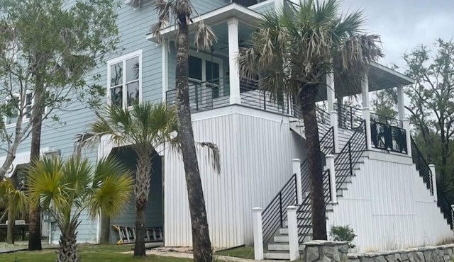 The Marshpad, surrounded by nature, mins to beach in gated community