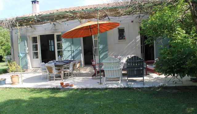 THE MAS DU PLANTIER NEAR THE ALPILLES, AVIGNON, SAINT REMY DE PROVENCE