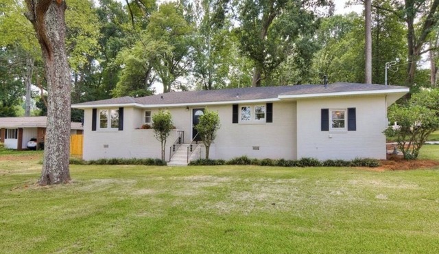 The Masters Rental! Less than half a mile from course!