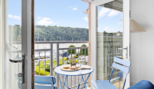 The Masts - Luxury Dart Marina Apartment