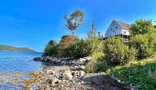 The Mayo Cottage - Ocean-view Newfoundland
