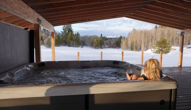 The McCall House- Hot Tub, A/C, Huge Covered Patio
