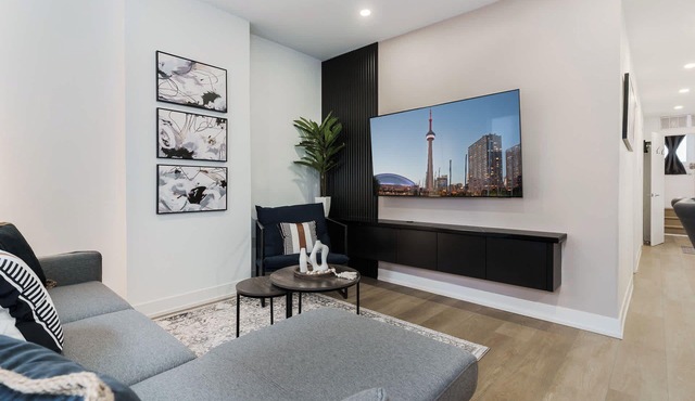 The McCaul | Premium DT Suite near FIFA 2026