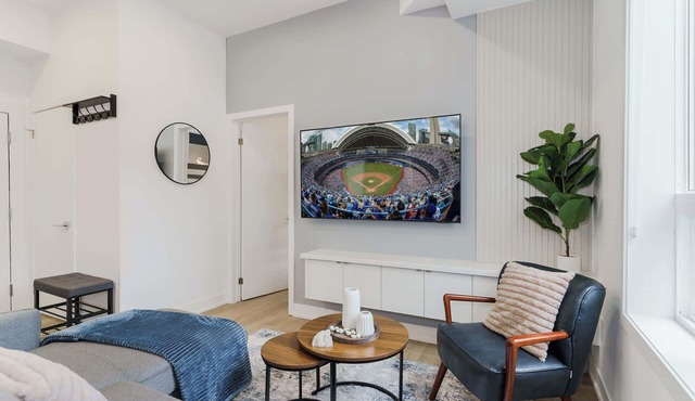 The McCaul | Spacious DT Suite near FIFA 2026