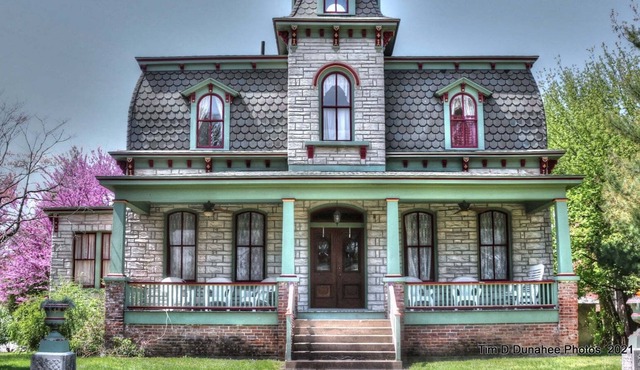 The McClure Guesthouse. 1872 Victorian Home.