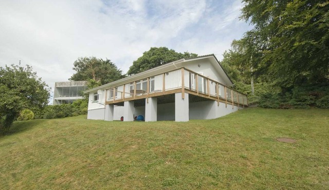 THE MEADOW, pet friendly, with a garden in Carnon Downs