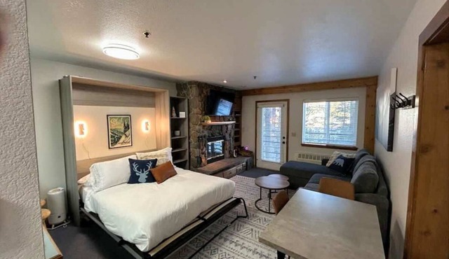 The Meadows- Charmed Ski & Relax Studio