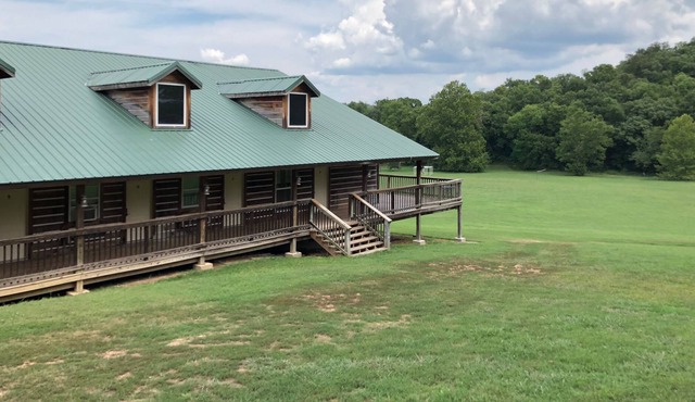 The Meadows Lodge is a Hotel style lodge with 8 rooms and 2 suites available.