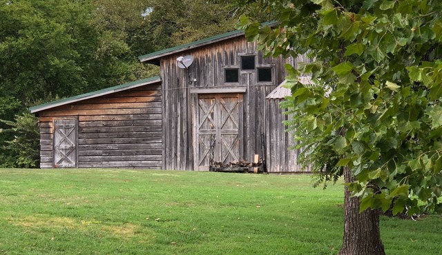 The Meadows Lodge is a Hotel style lodge with 8 rooms and 2 suites available.
