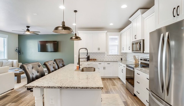 The Meadows Nook- a comfy, cozy, modern home in the heart of Middleton Idaho