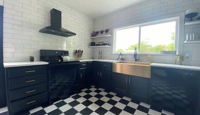 The Melrose Manor, a Historical 1938 Home in Ingleside, TX.