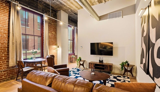 The Meridian | 1BR | Rooftop Pool + King Bed + WD