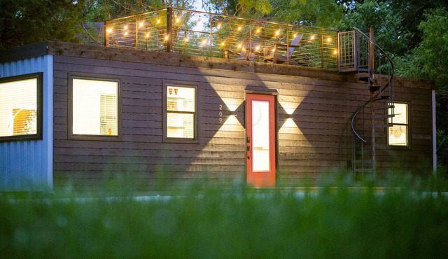 The Merlot - Unique Container Home Near Waco Attractions