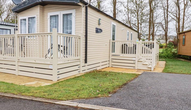 THE MERMAID A04, pet friendly, country holiday cottage in Par