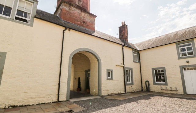 THE MEWS FLAT, pet friendly in Dalswinton