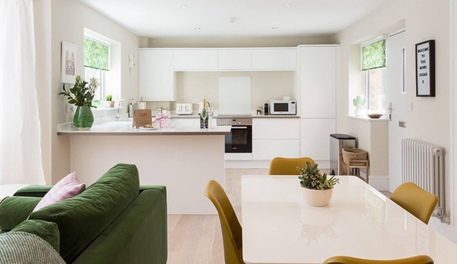 The Mews - sleeps 4 guests in 2 bedrooms