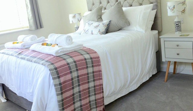 The MIddlewood - Luxury Private Cottage with Garden