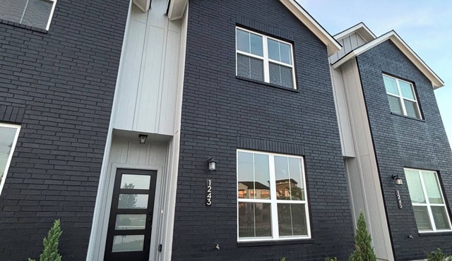 The Midtown Retreat – Near TAMU