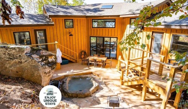 The Mighty Sycamore Treehouse at Treetop Escapes!