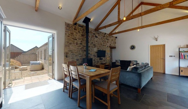 The Milking Parlour, Cornwall - Eco friendly, high spec, rural barn. South coast