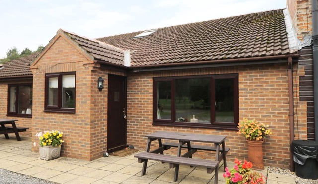 THE MILKING PARLOUR, family friendly, with a garden in York