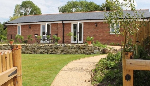 THE MILKING PARLOUR, pet friendly, with a garden in Shaftesbury