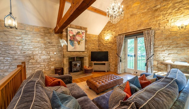 The Mill - a cottage that sleeps 6 guests in 3 bedrooms