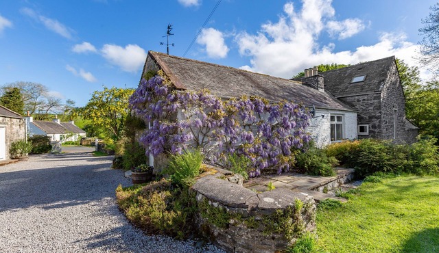 The Mill - a house that sleeps 7 guests in 2 bedrooms