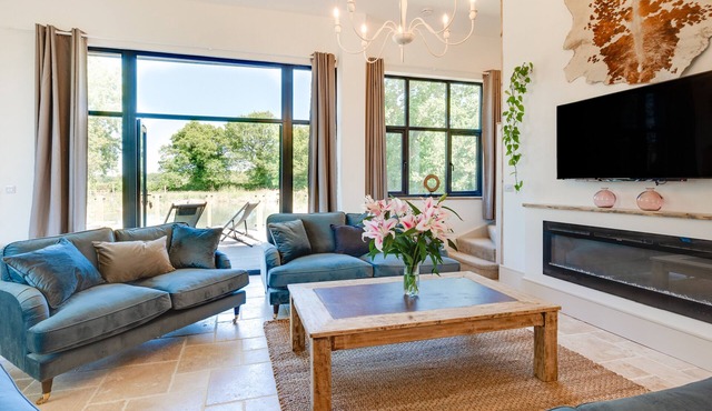 The Mill - Five Bedroom House, Sleeps 10