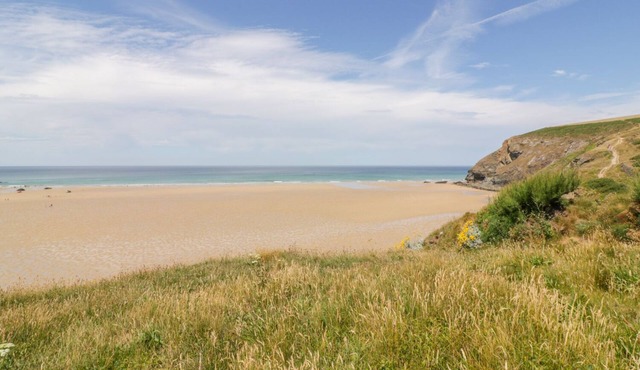 THE MILL HOUSE, pet friendly, with a garden in St Columb Major