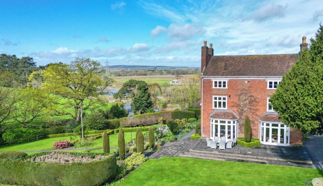 THE MILL HOUSE, pet friendly in Wellington, Shropshire