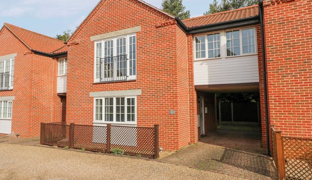 THE MILL STONES, family friendly, with a garden in Stalham