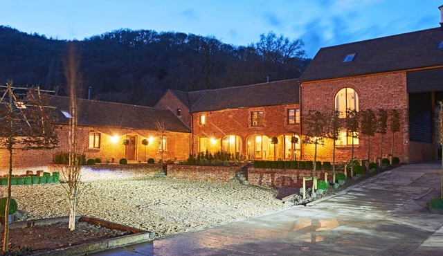 THE MILLHOUSE, pet friendly, luxury holiday cottage in Welland