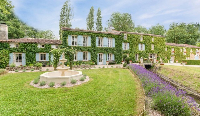 The Millhouse - Ten Bedroom Villa, Sleeps 24