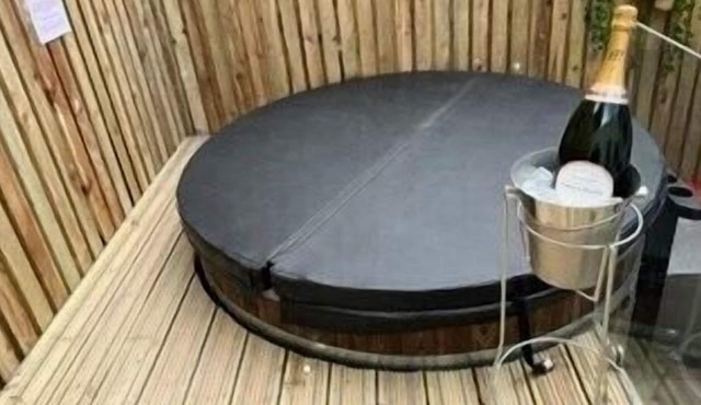 The Milling Cottage with Hot Tub, Ulverston