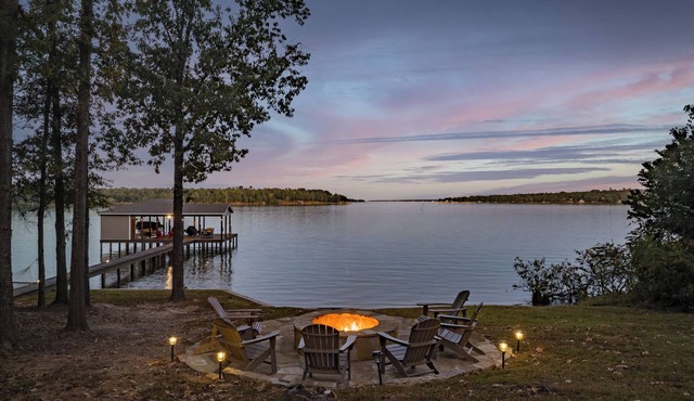The Million Dollar View Lakehouse ~Sleeps 10 ~Kayaks ~Fire Pit