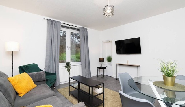 The Milton | Dunfermline | Parking Free Wfi