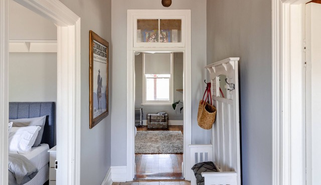 The Miners Cottage. Historic House in the Main street!