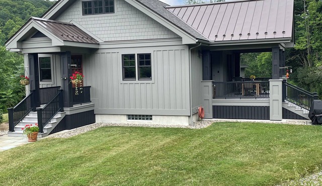 The Mission House- located in the Finger Lakes. Hike & bird watch. EV charger.